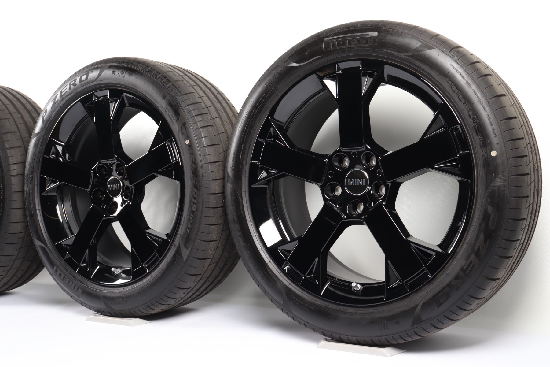 MINI Summer Wheels U25 Countryman 19 Inch Styling JCW Runway Spoke 948