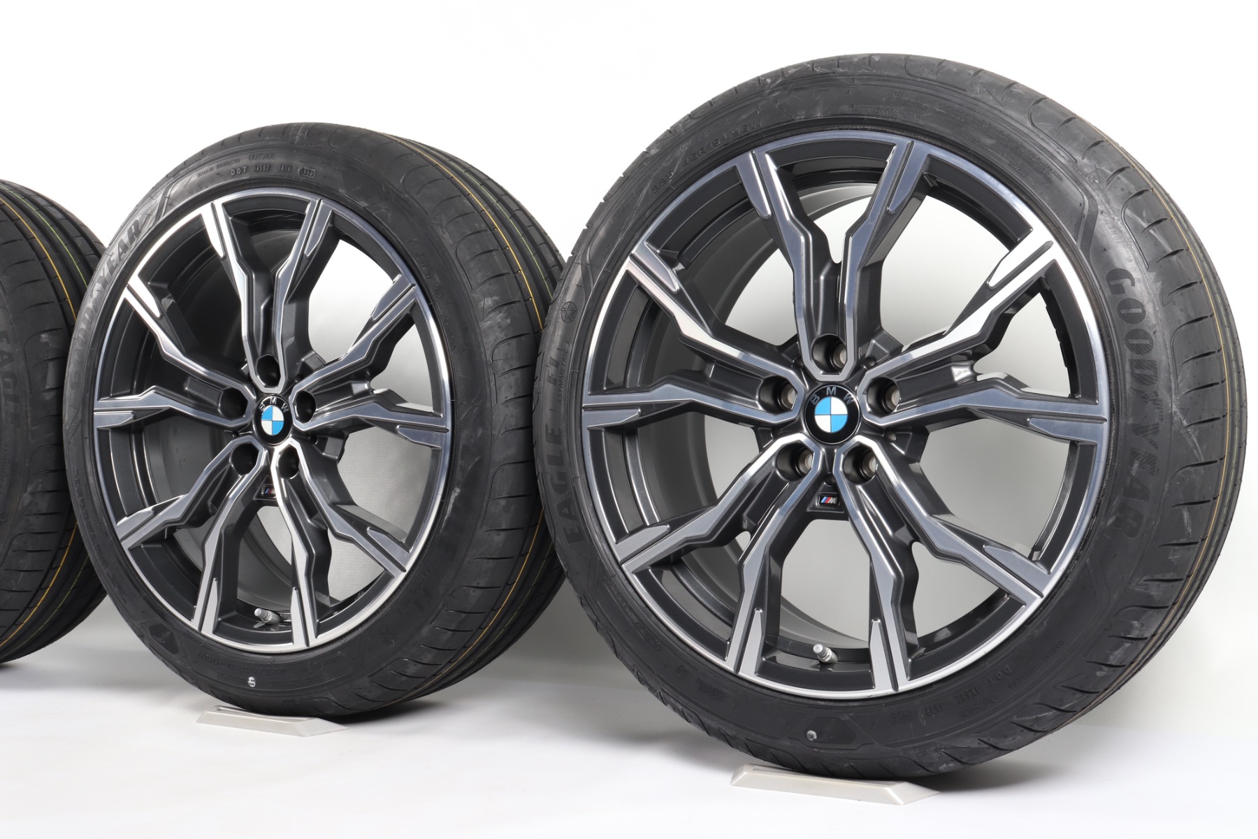 BMW Sommerkompletträder X1 F48 X2 F39 19 Zoll Styling 816 M Doppelspeiche Goodyear Eagle F1 Asymmetric 3