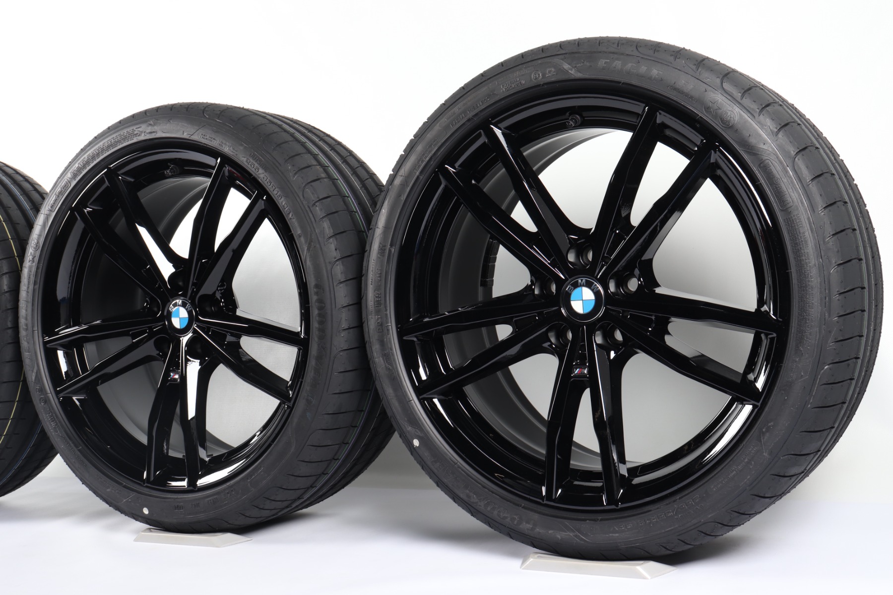 BMW Sommerkompletträder 3er G20 G21 2er G42 4er G22 G23 19 Zoll Styling 791 M Doppelspeiche Goodyear Eagle F1 Assymetric 3