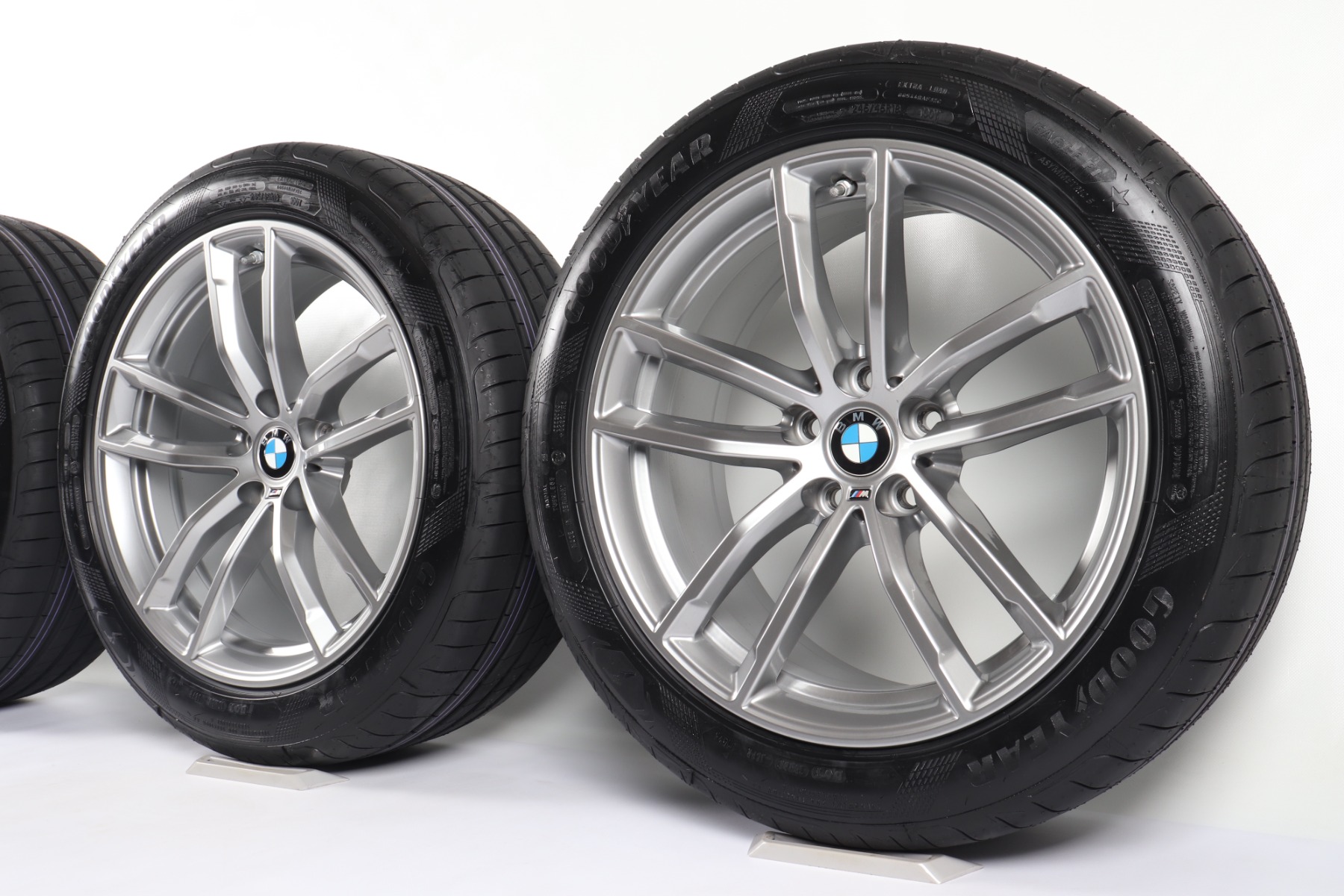 BMW Sommerkompletträder 5er G30 G31 18 Zoll Styling 662 M Doppelspeiche Goodyear Eagle F1 Asymmetric 5