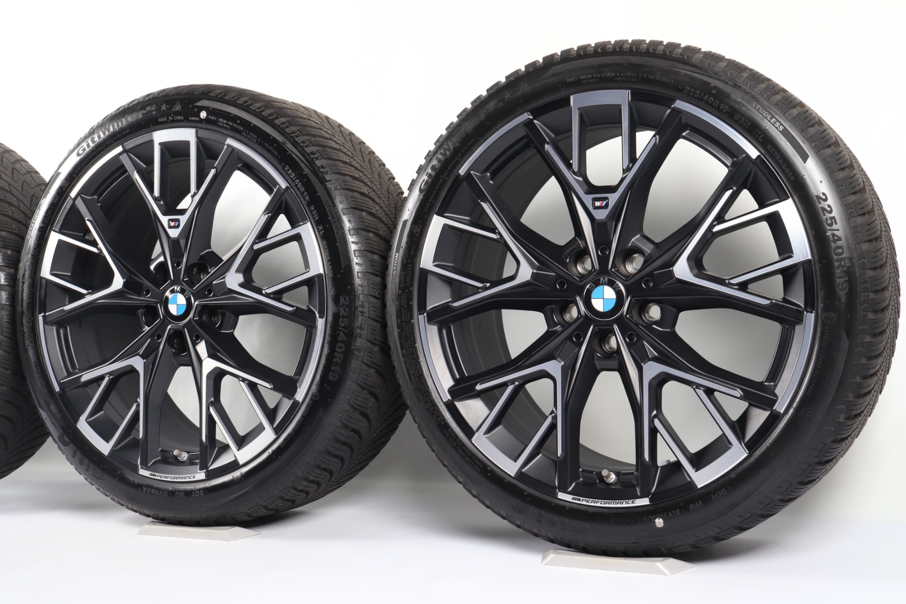 BMW Winterkompletträder 2er F74 1er F70 19 Zoll Styling 979 M Y-Speiche Goodyear Ultragrip Performance 3