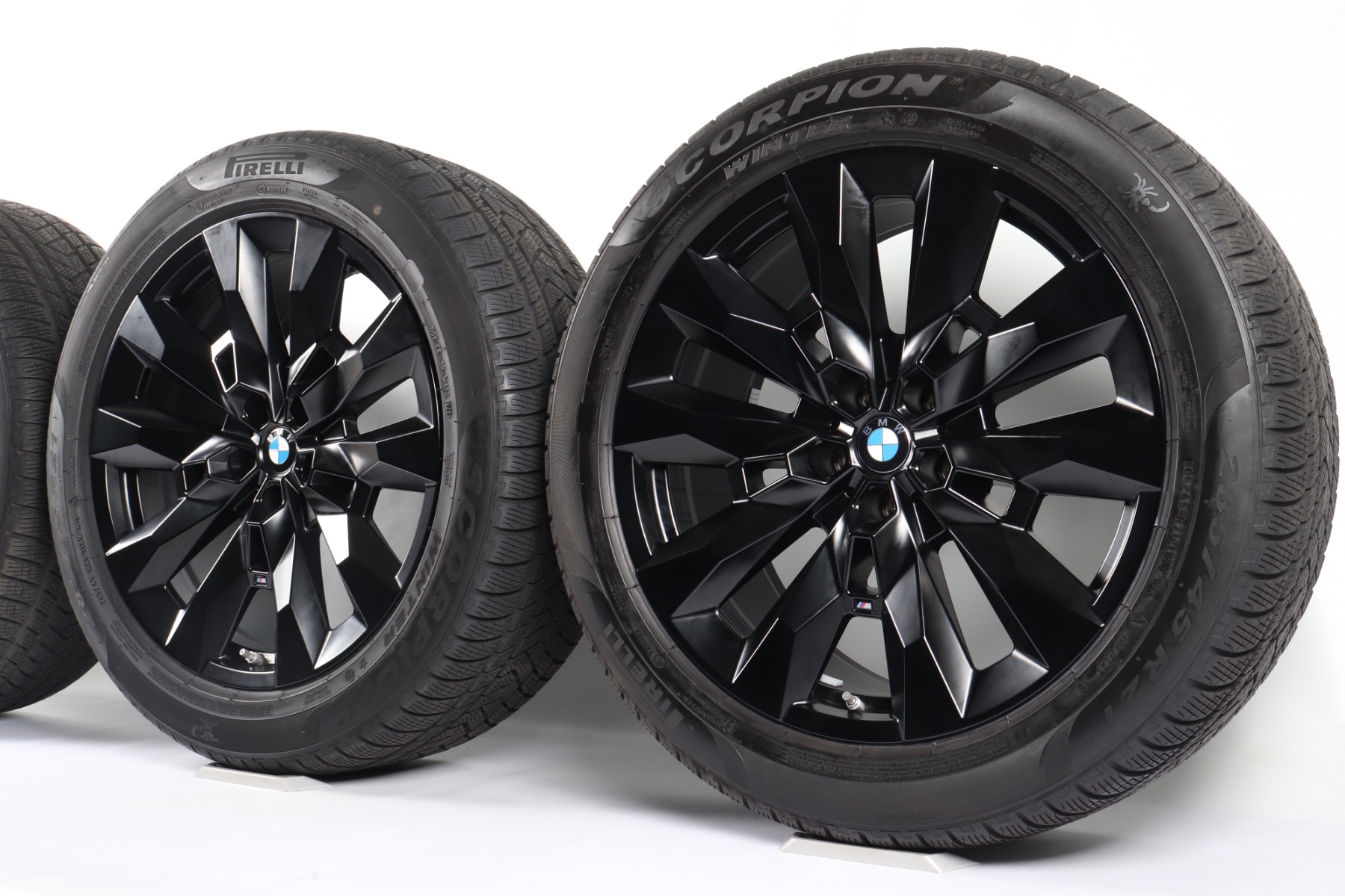 BMW Winterkompletträder XM G09 21 Zoll Styling 917 M Doppelspeiche Goodyear Ultragrip Performance 3