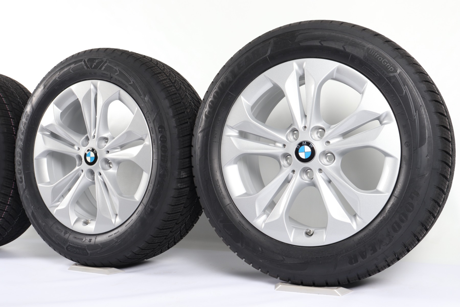 BMW Winterkompletträder X1 F48 X2 F39 17 Zoll Styling 564 Doppelspeiche Goodyear UltraGrip Performance +