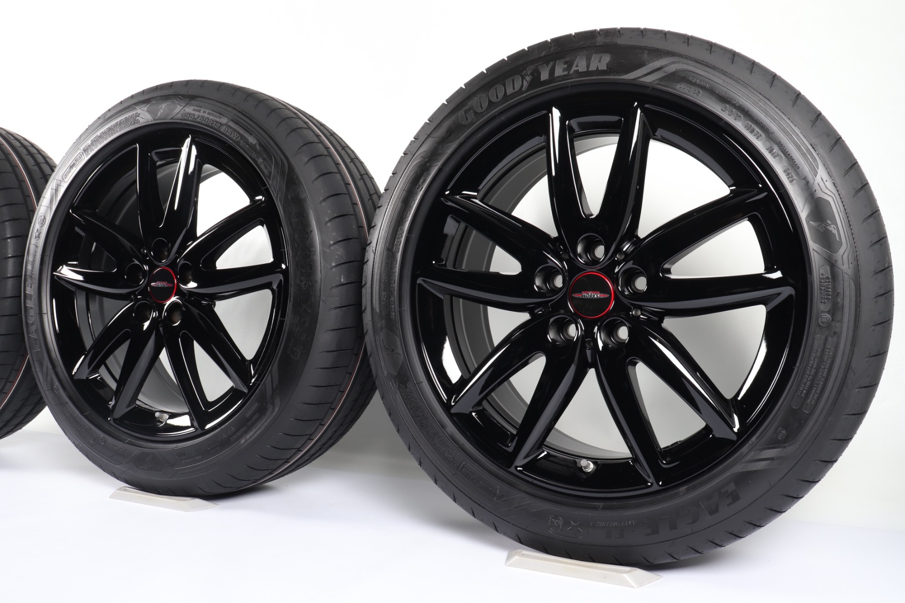 MINI Summer Wheels F60 Countryman 18 Inch Styling JCW Grip Spoke 815