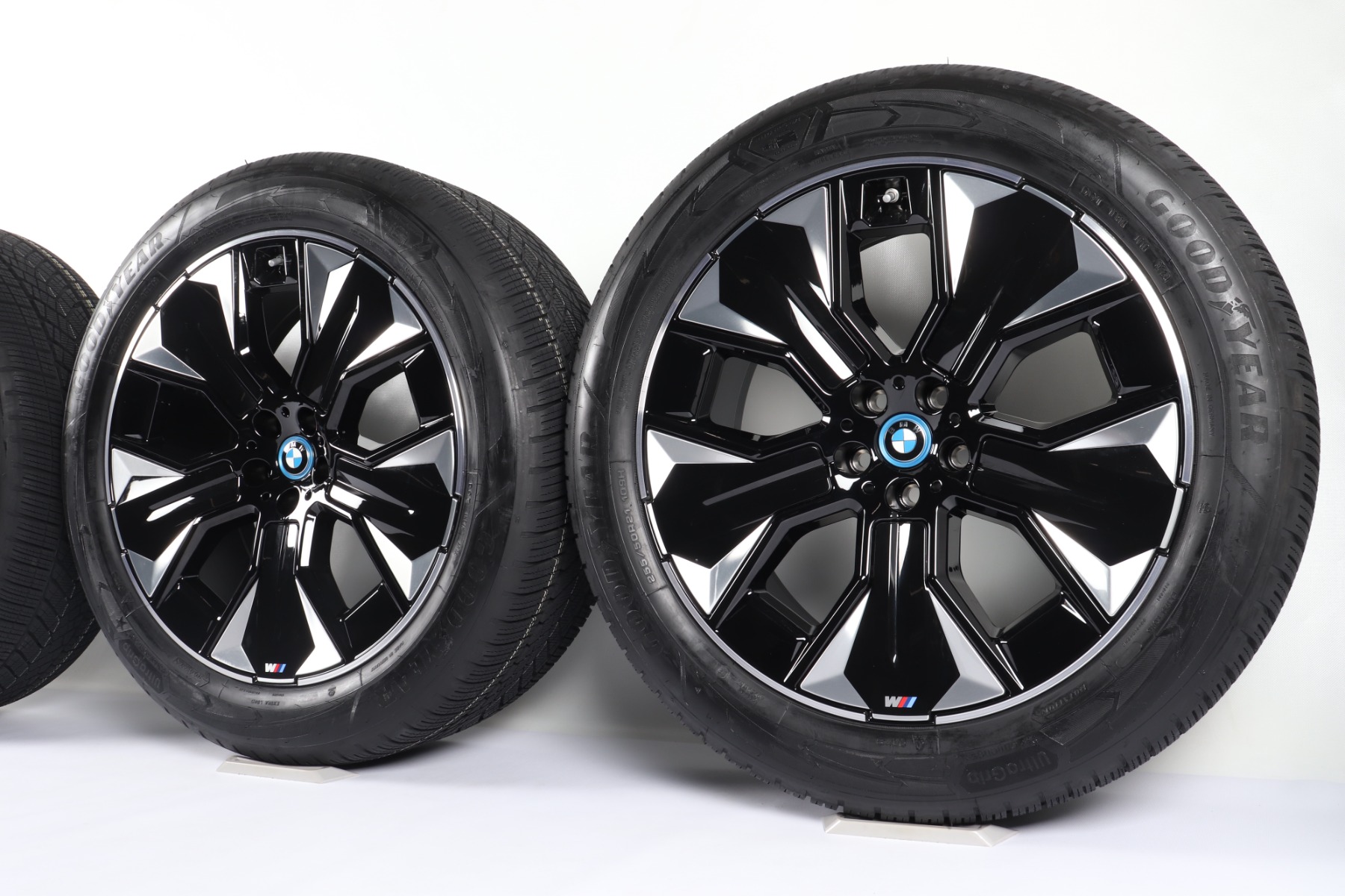 BMW Ganzjahresräder iX i20 21 Zoll Styling 1024 M Aerodynamik Hankook ION Flexclimate SUV