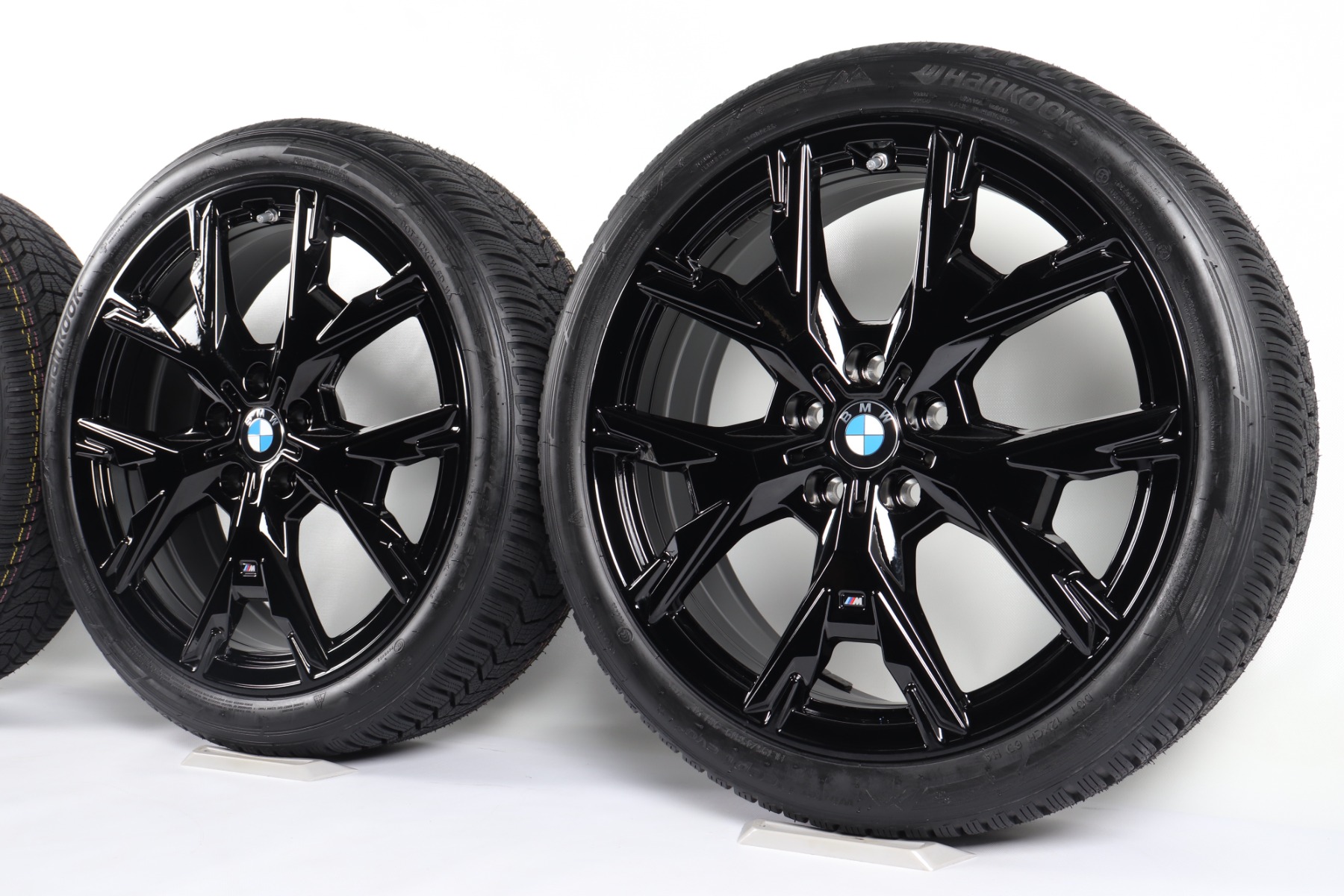 BMW Winterkompletträder 2er F74 1er F70 19 Zoll Styling 976 V-Speiche Hankook Winter i*cept evo3