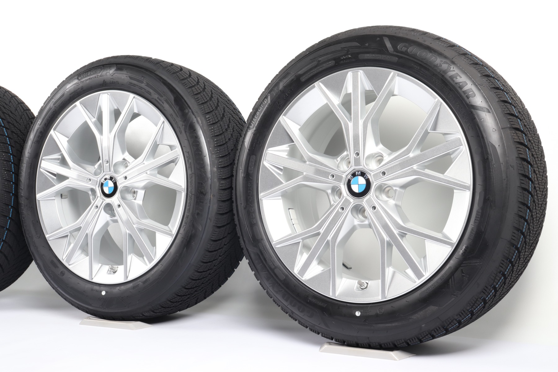 BMW Winterkompletträder 2er F74 1er F70 17 Zoll Styling 972 Y-Speiche Goodyear UltraGrip Performance 3