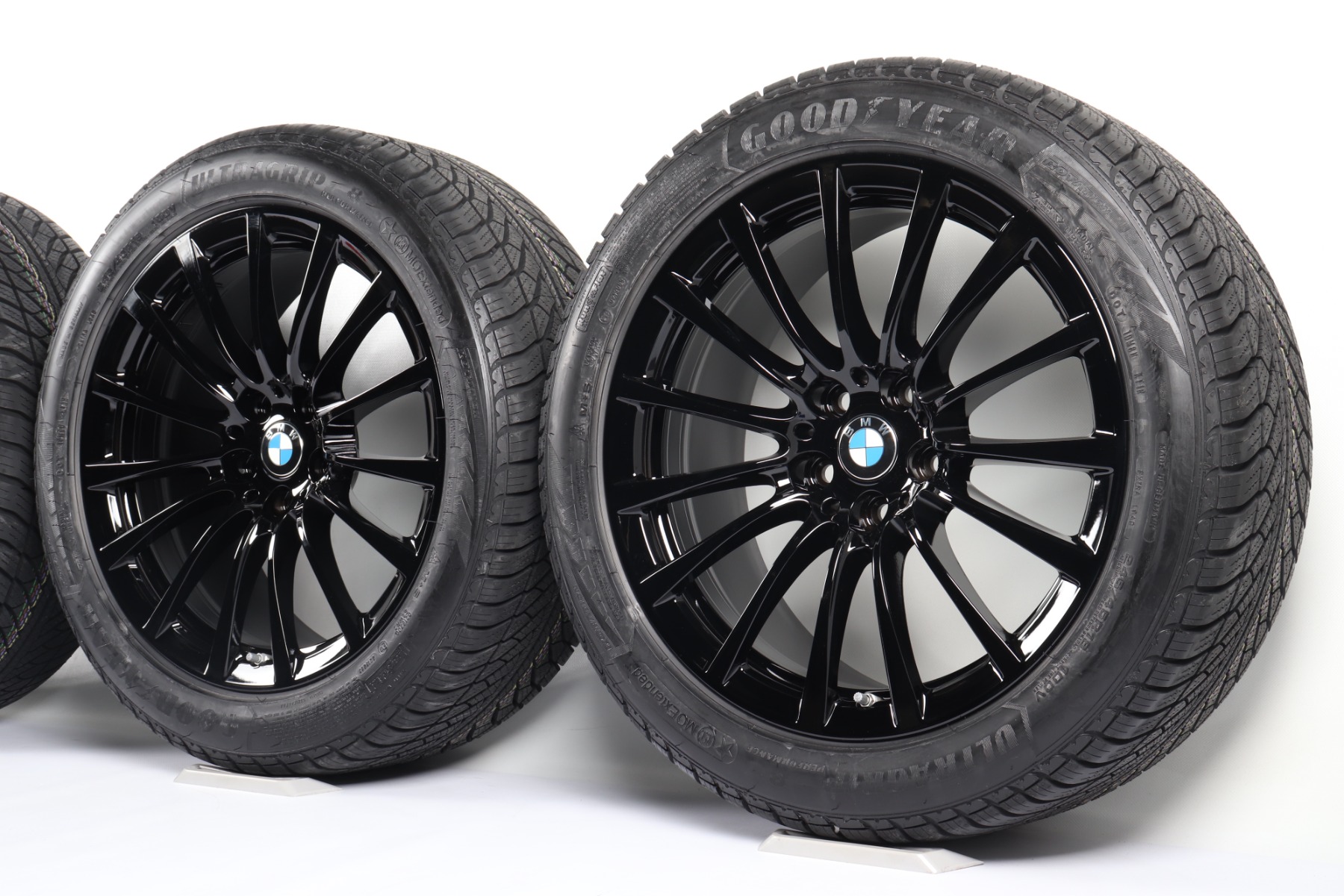 BMW Winterkompletträder 5er G30 G31 18 Zoll Styling 619 Vielspeiche Goodyear Ultragrip Performance +