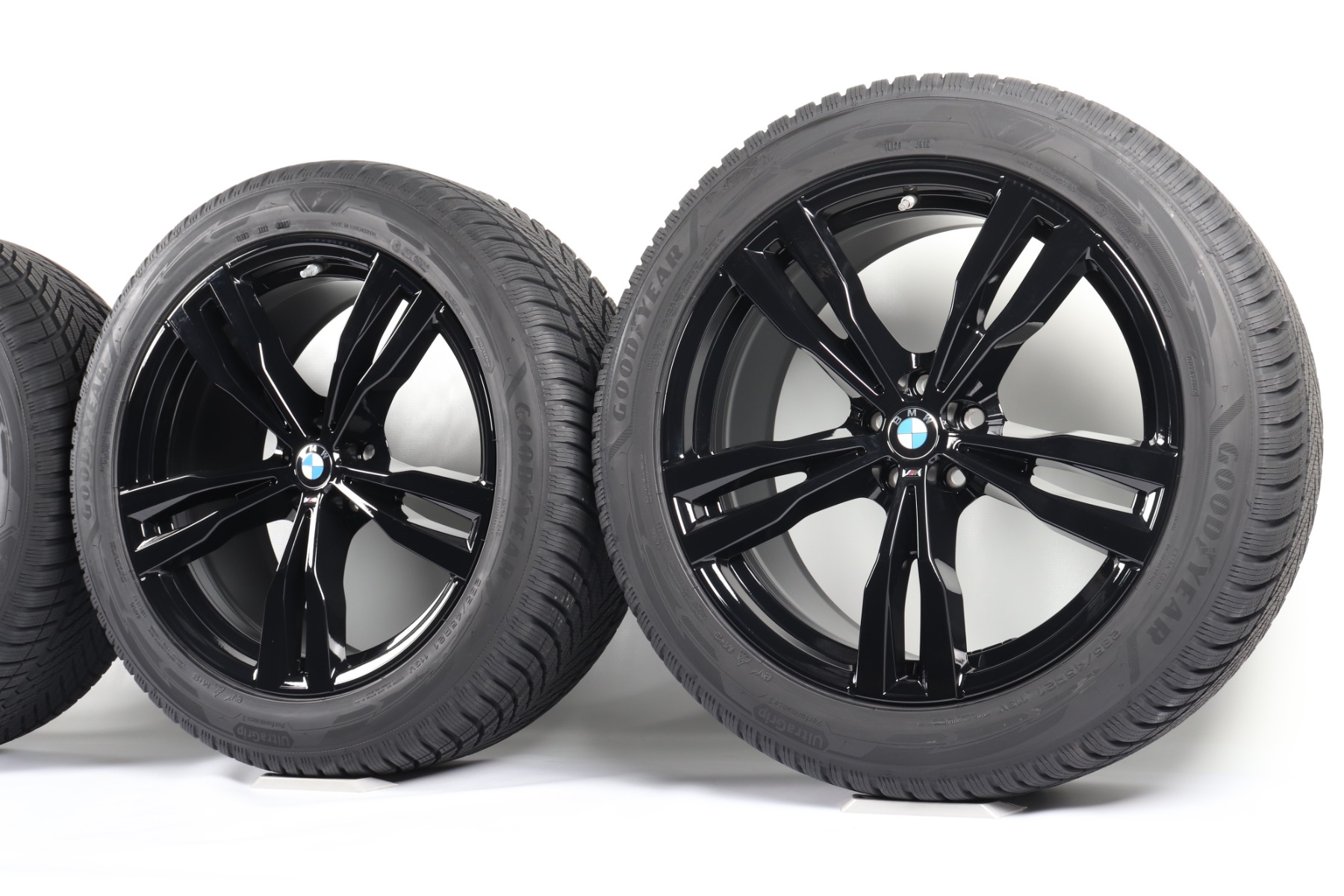 BMW Winterkompletträder X7 G07 21 Zoll Styling 754 M Doppelspeiche Goodyear UltraGrip Performance 3