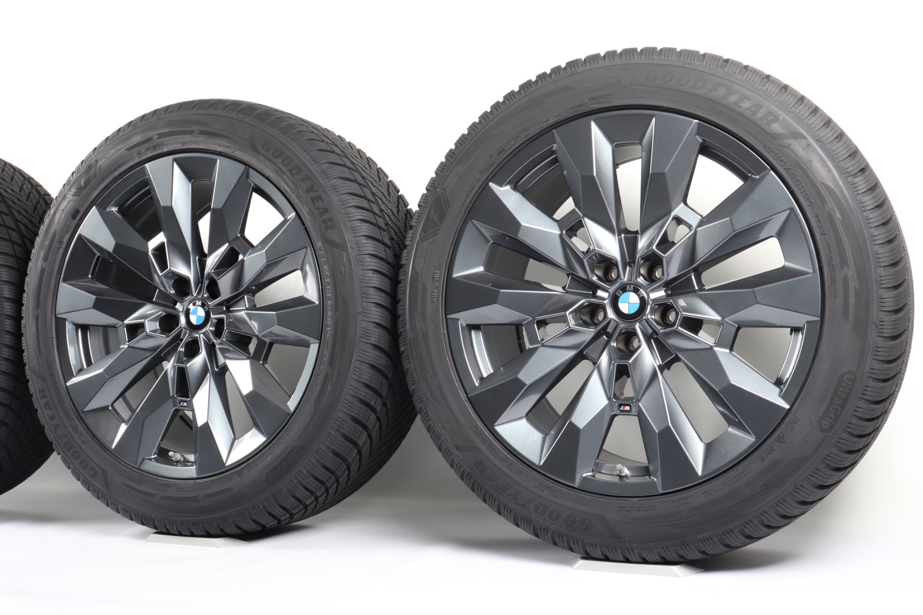 BMW Winterkompletträder XM G09 21 Zoll Styling 917 M Doppelspeiche Goodyear UltraGrip Performance 3