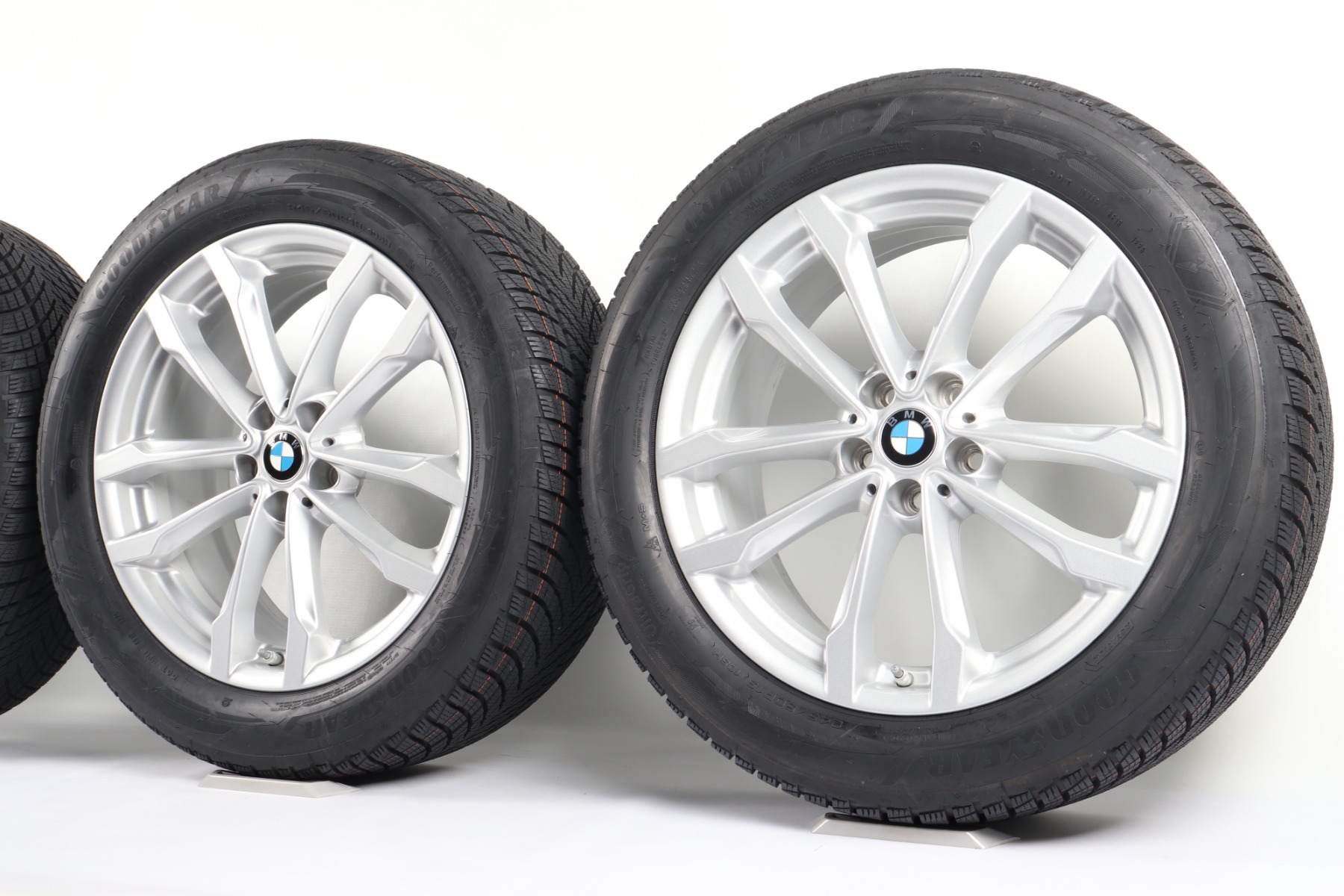 BMW Ganzjahresräder X3 G01 X4 G02 19 Zoll Styling 691 V-Speiche Goodyear Vector 4-Seasons G3