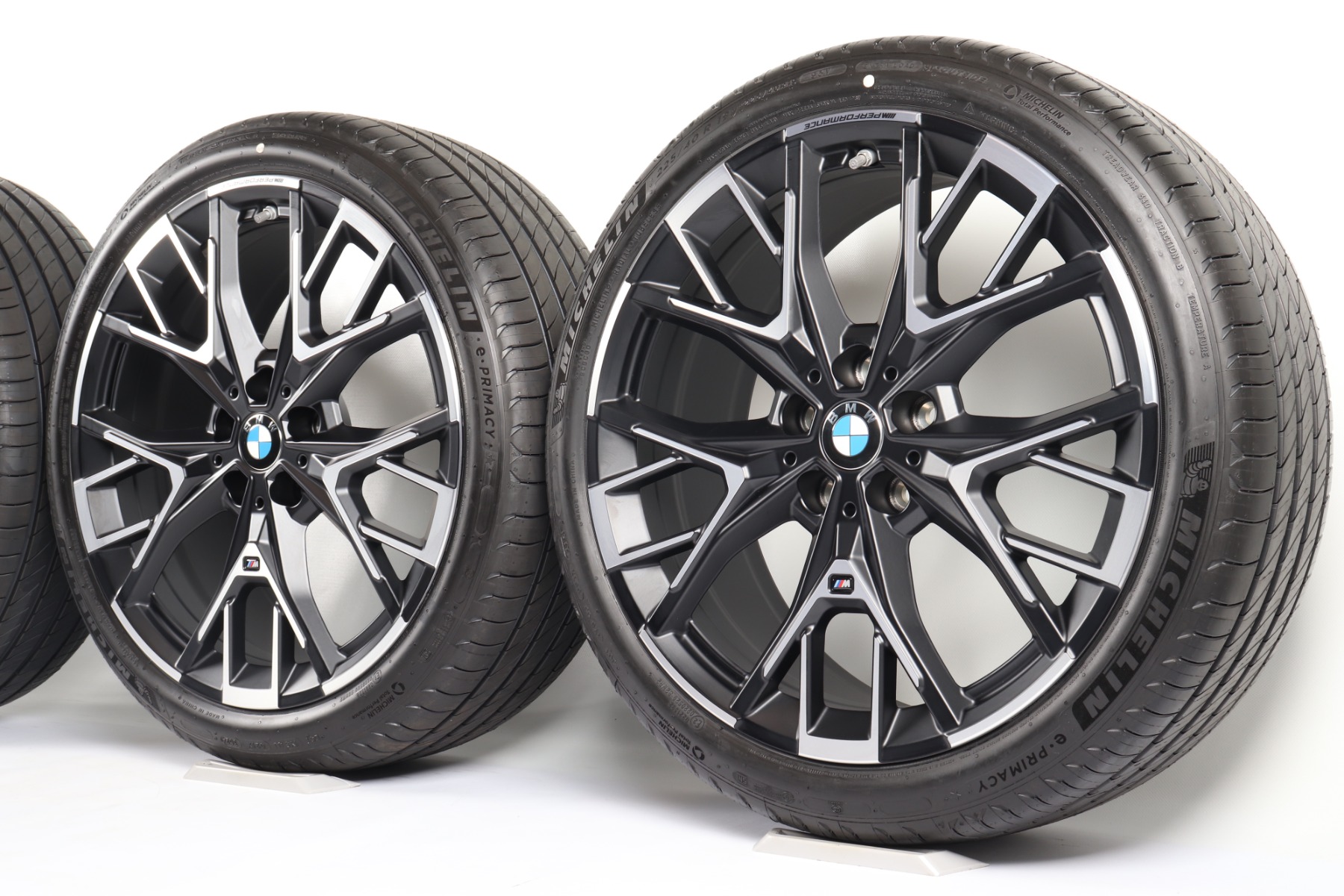 BMW Ganzjahresräder 2er F74 1er F70 19 Zoll Styling 979 M Y-Speiche Goodyear Vector 4 Seasons Gen-3