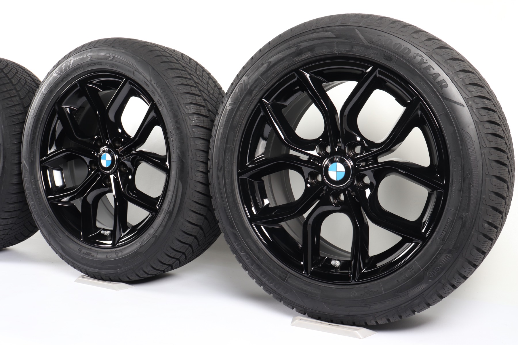 BMW Winterkompletträder X3 F25 X4 F26 18 Zoll Styling 308 Y-Speiche Goodyear UltraGrip Performance +