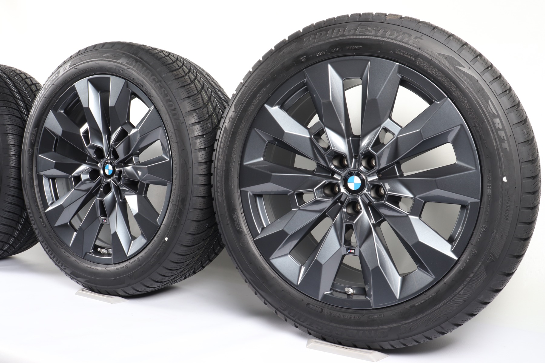 BMW Winterkompletträder XM G09 21 Zoll Styling 917 M Doppelspeiche Bridgestone Blizzak LM 001