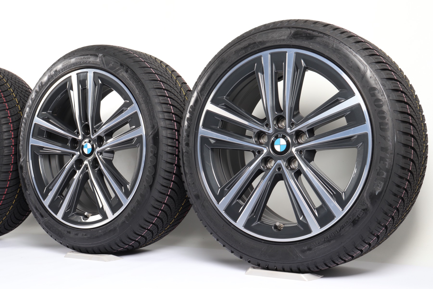 BMW Ganzjahresräder 1er F40 2er F44 17 Zoll Styling 548 Doppelspeiche Fulda Multicontrol