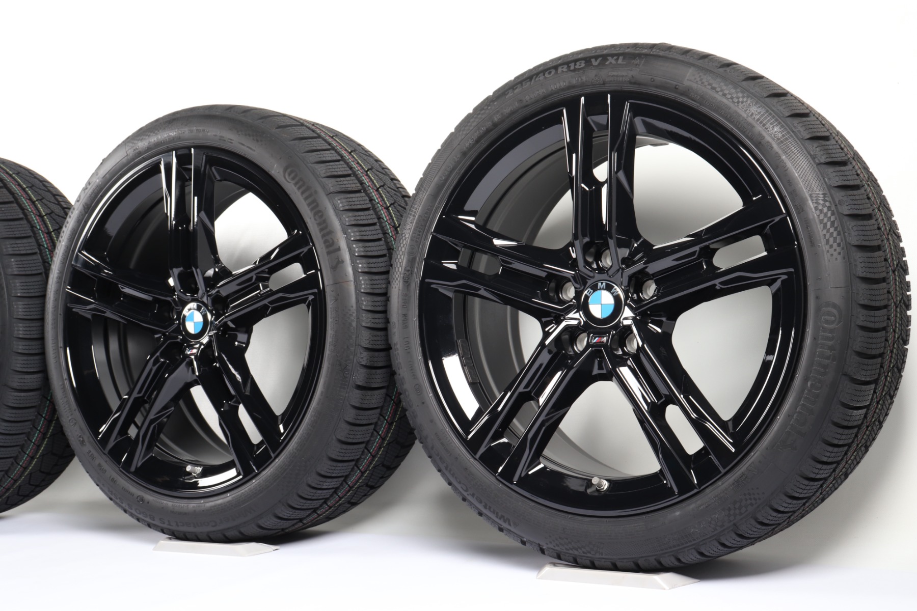 BMW Winter Wheels 1 Series F40 2 Series F44 18 Inch Styling 556 M double spoke