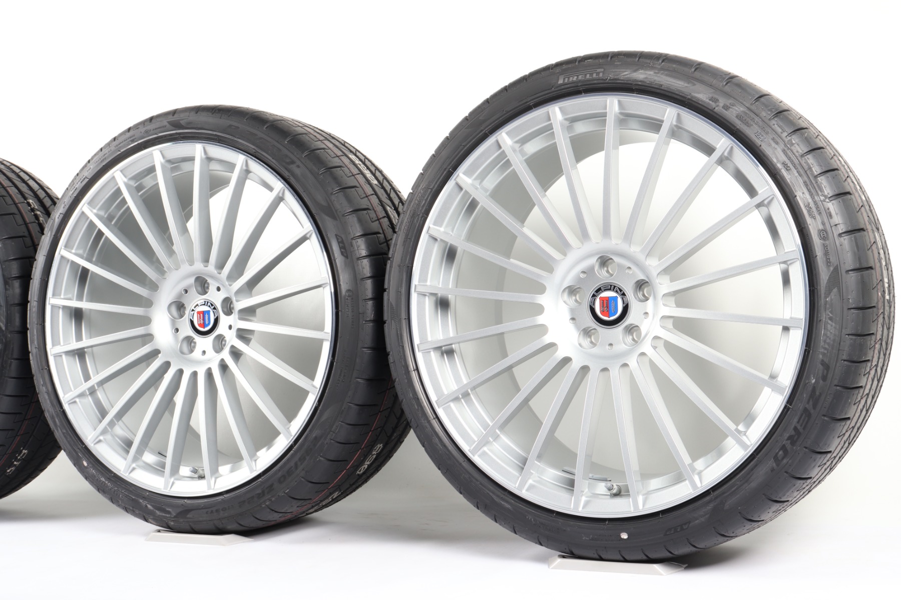 Alpina Sommerkompletträder X3 G01 X4 G02 22 Zoll Styling Classic Schmiederad CS16 Pirelli P Zero ALPINA Kennung