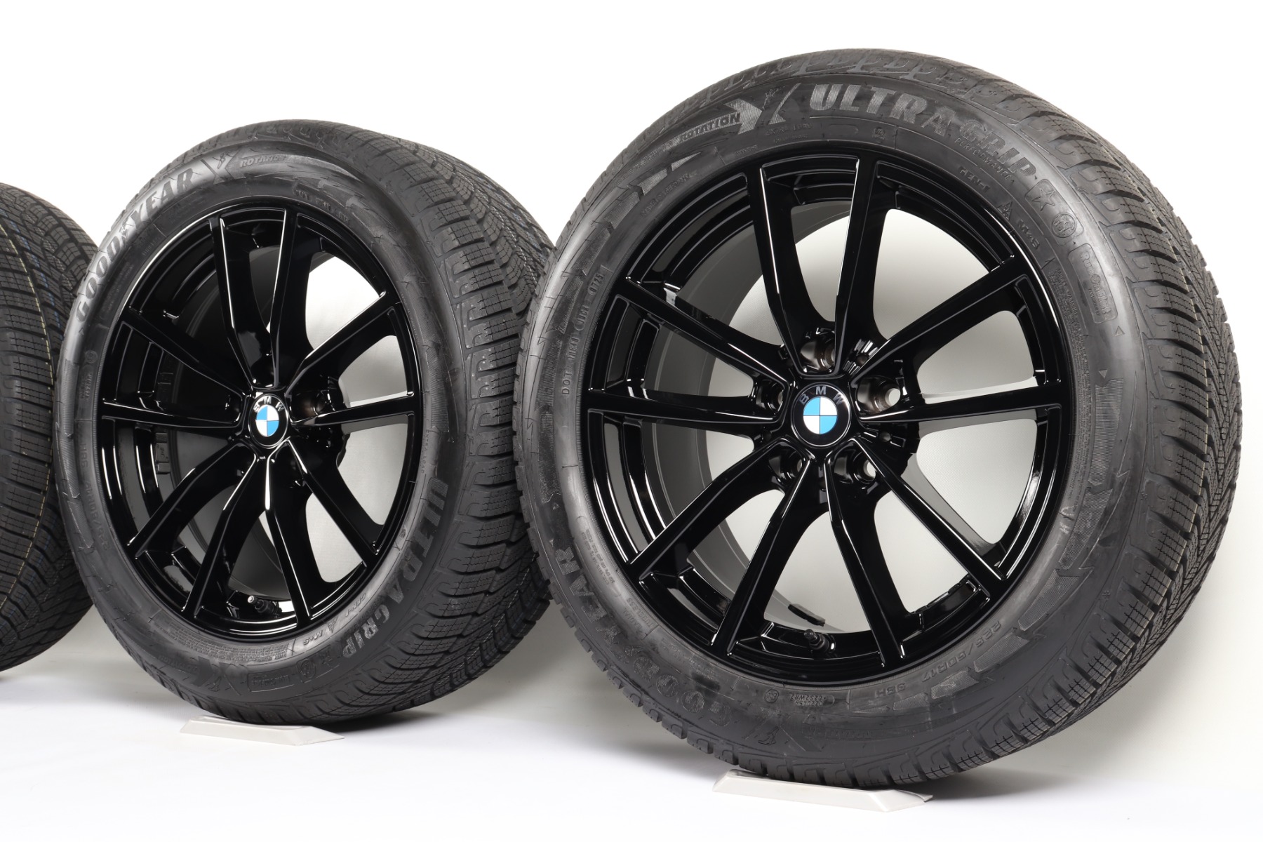 BMW Winterkompletträder 3er G20 G21 2er G42 4er G22 G23 17 Zoll Styling 778 V-Speiche Hankook Winter I*cept evo2