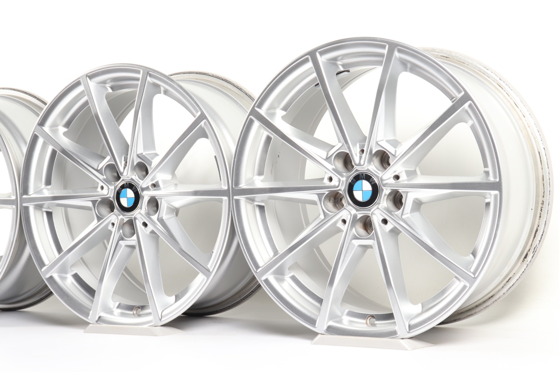 4x BMW Alufelgen 4er G26 i4 G26 17 Zoll Styling 851 V-Speiche