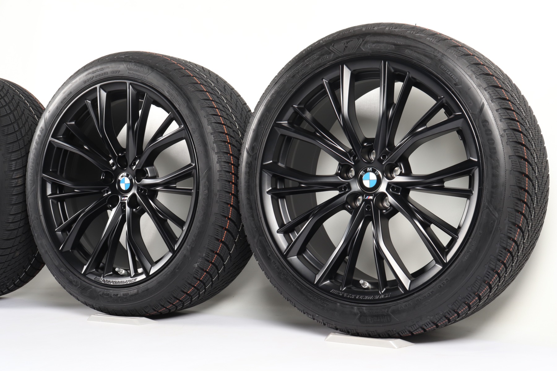 BMW Winterkompletträder 5er G30 8er G14 G15 G16 19 Zoll Styling 786 M Doppelspeiche Goodyear Ultragrip Performance +