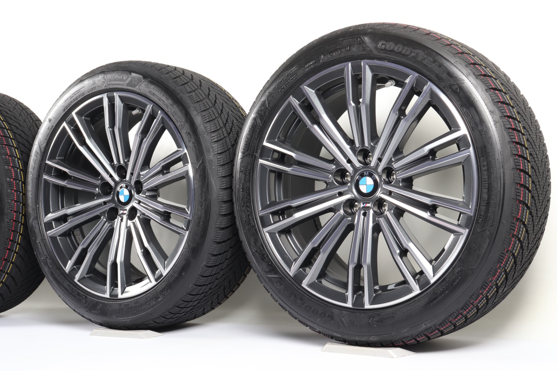 BMW Winterkompletträder 3er G20 G21 4er G22 G23 18 Zoll Styling 790 M Doppelspeiche Goodyear Ultragrip Performance 3