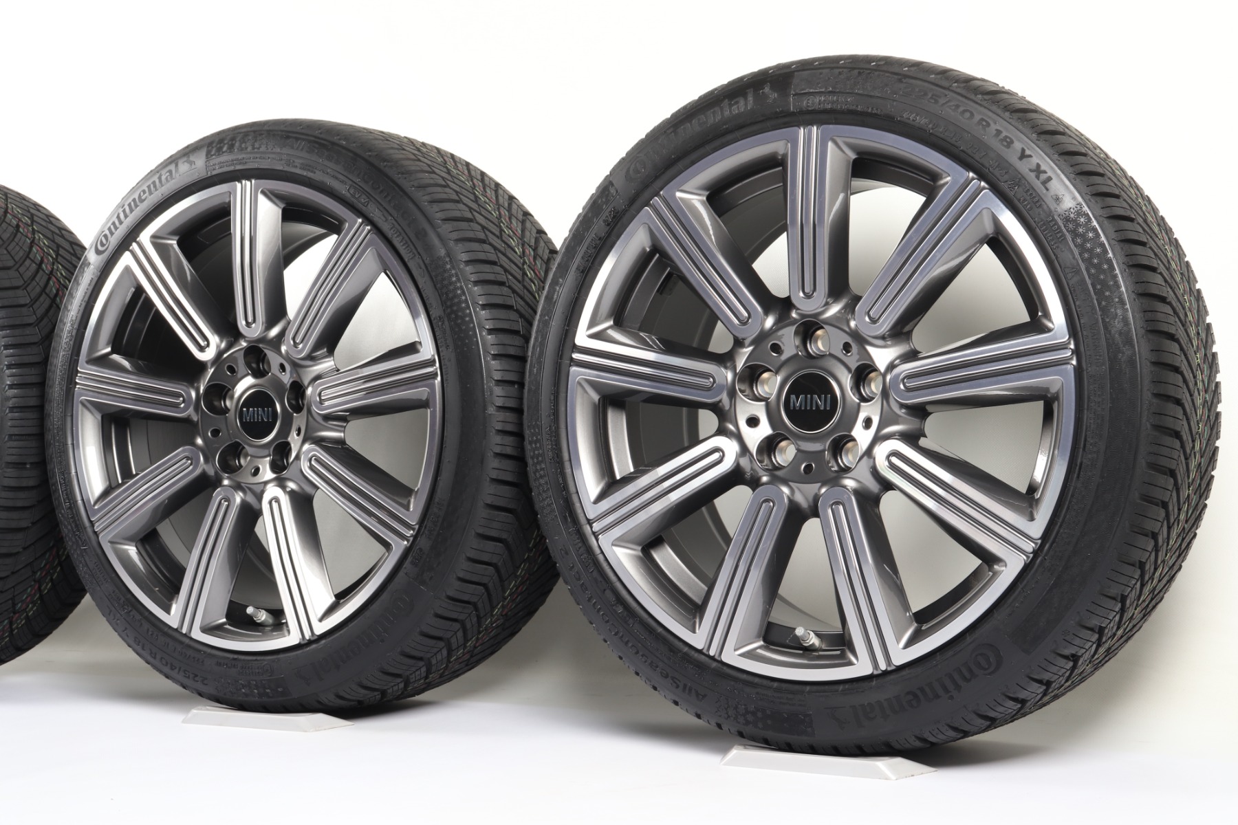 MINI Ganzjahresräder F54 Clubman 18 Zoll Styling Multiray Spoke 591 Continental AllSeasonContact 2