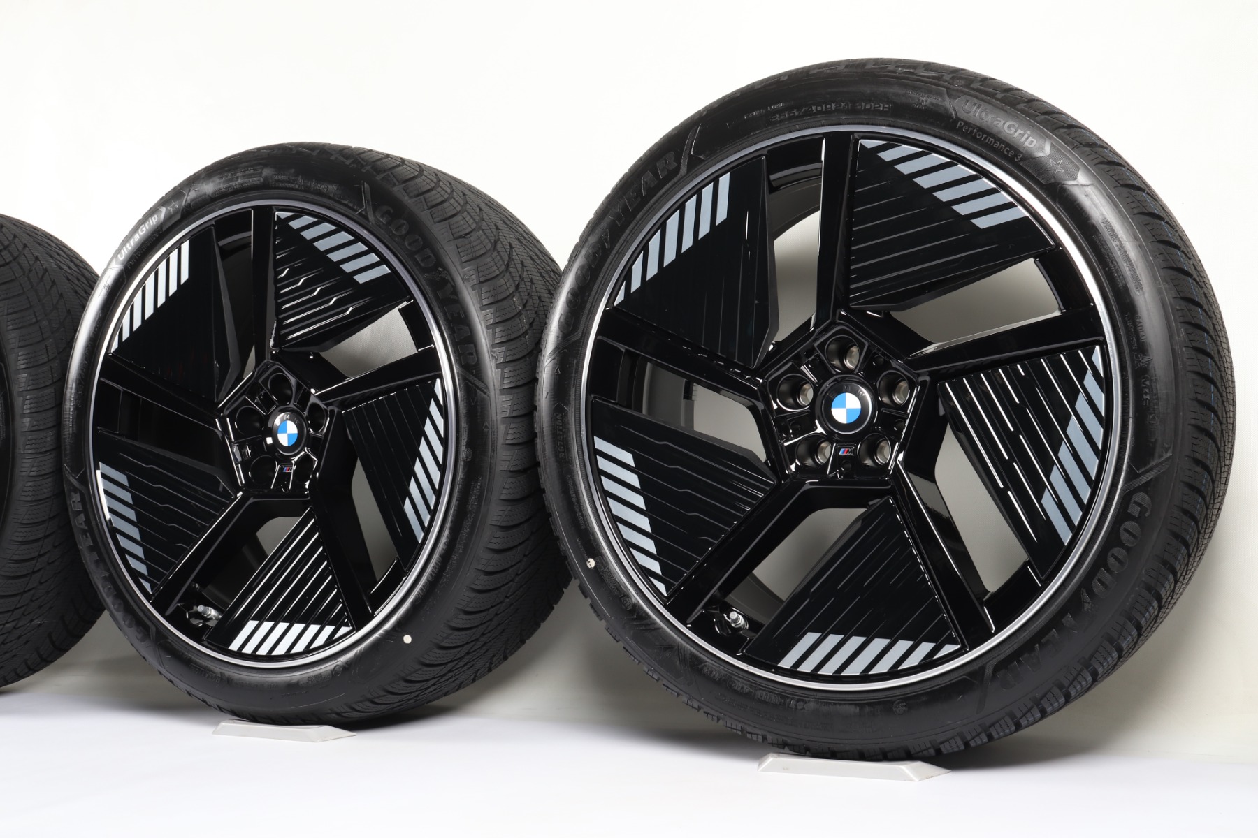 BMW Sommerkompletträder iX3 NA5 iX4 NA7 21 Zoll Styling 1051 M Aerodynamik Goodyear Eagle F1 Asymmetric 6