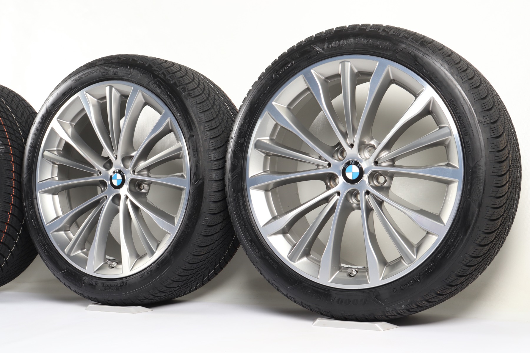 BMW Winterkompletträder 5er G30 19 Zoll Styling 663 W-Speiche Goodyear Ultragrip Performance 3