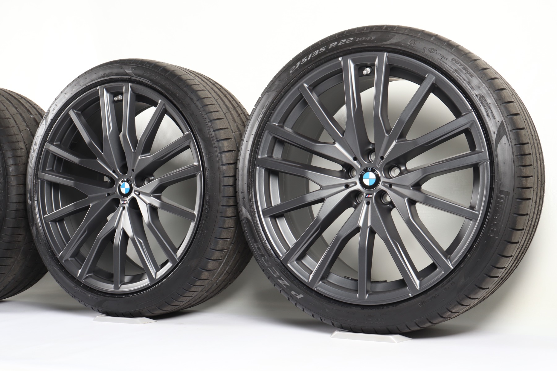 BMW Winterkompletträder X5 G05 X6 G06 22 Zoll Styling 742 M Doppelspeiche Continental Winter Contact 8S