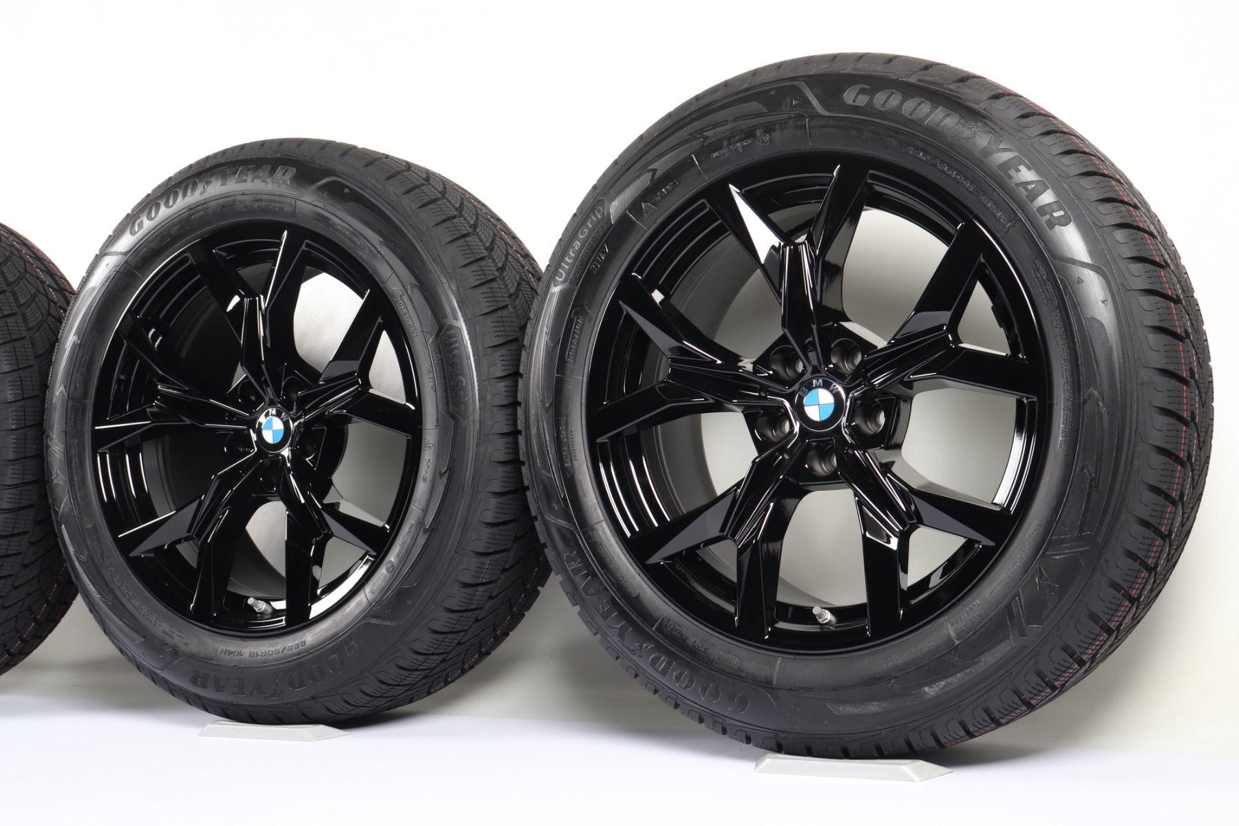 BMW Winterkompletträder X3 G45 18 Zoll Styling 921 Y-Speiche Goodyear Ultragrip Performance+