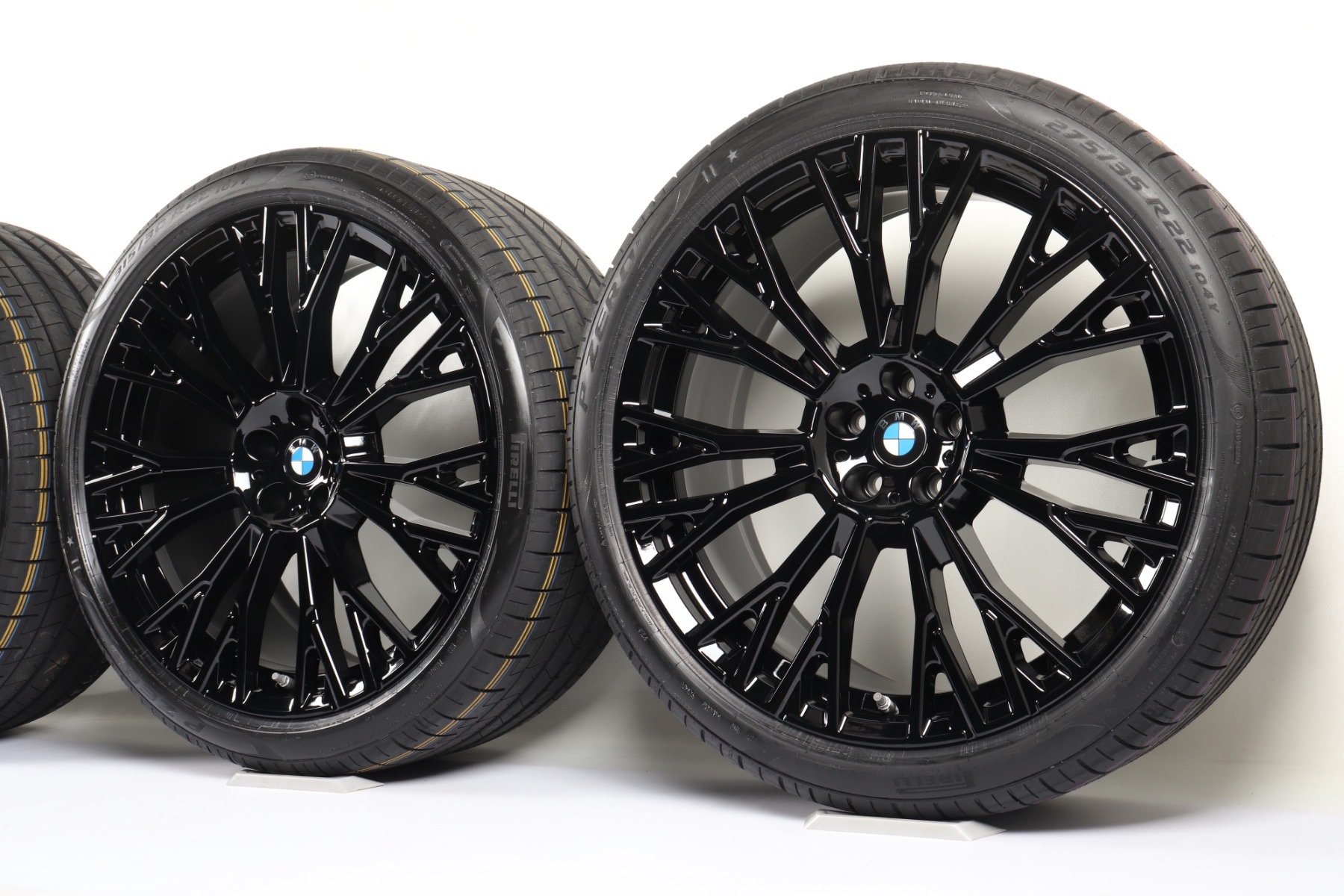 BMW Winterkompletträder X5 G05 X6 G06 22 Zoll Styling 745i Y-Speiche Goodyear Ultragrip Performance 3