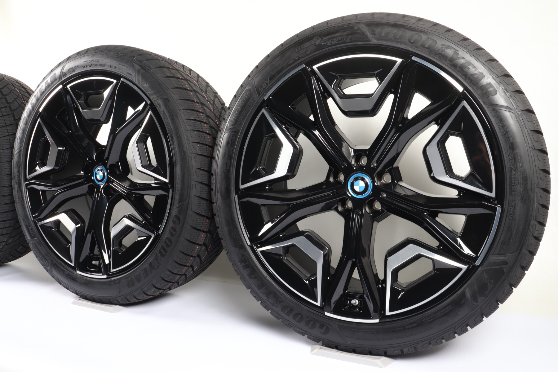 BMW Winterkompletträder iX i20 22 Zoll Styling 1020 Aerodynamik Goodyear Ultragrip Performance +