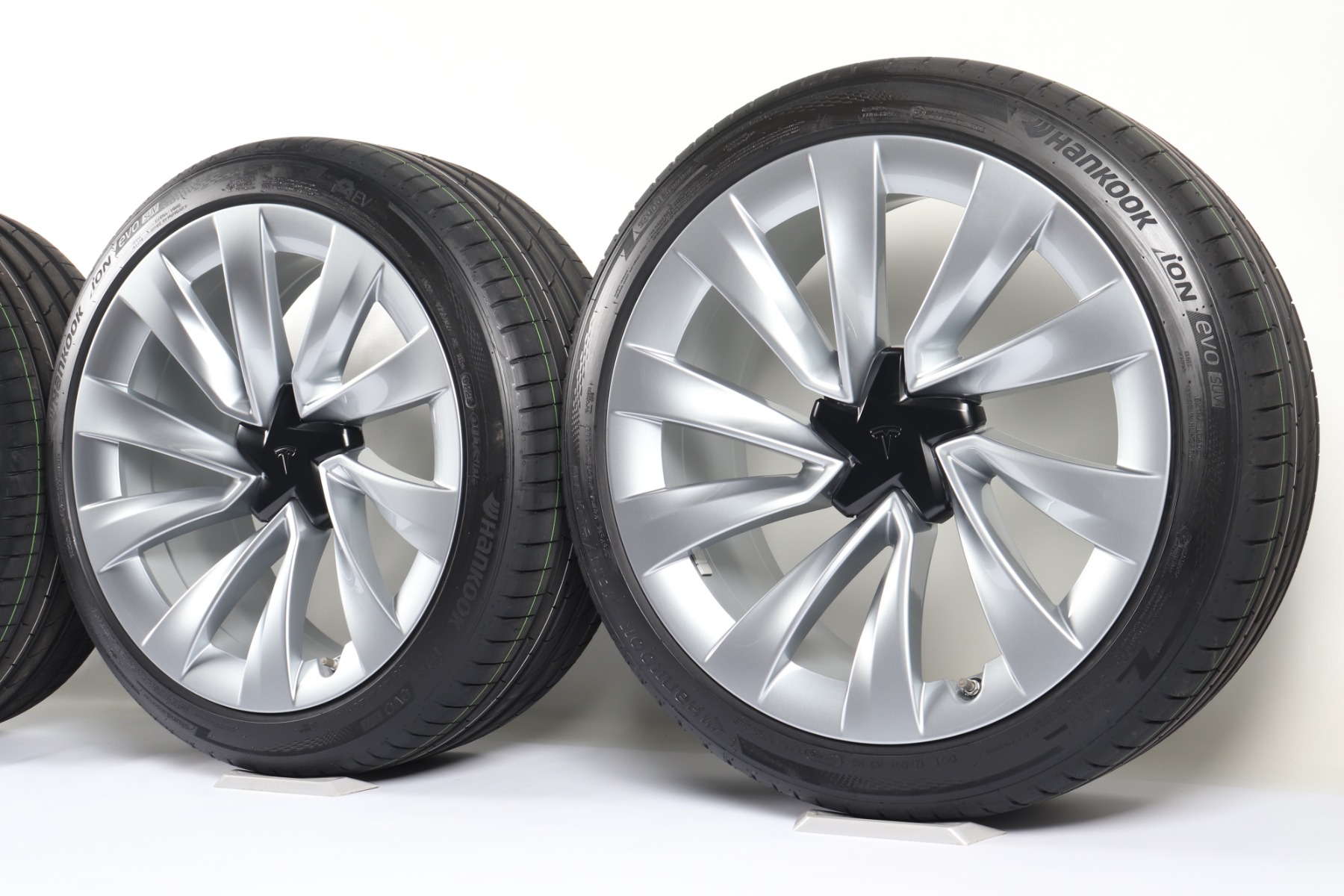 Original Tesla Sommerkompletträder Model Y Model Y Juniper 20 Zoll Helix 2.0 Hankook iON Evo