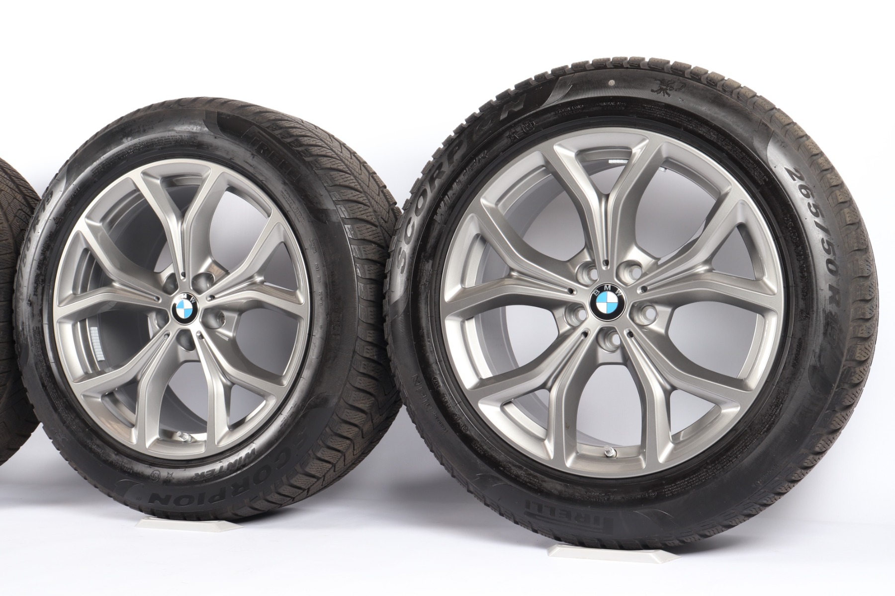 BMW Winterkompletträder X5 G05 X6 G06 19 Zoll Styling 735 V-Speiche Pirelli Scorpion Winter