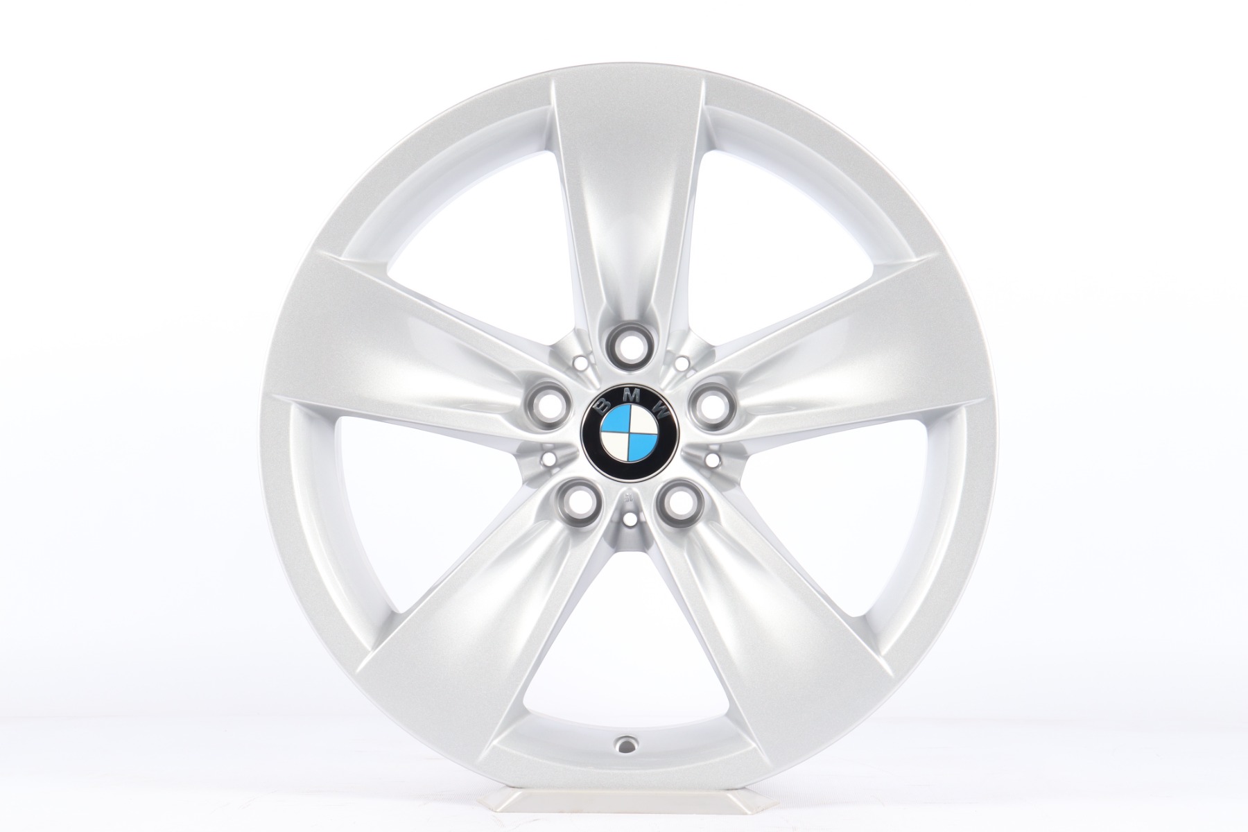 1x Vorderachse BMW Alufelge 5er E60 E61 18 Zoll Styling 246 Sternspeiche