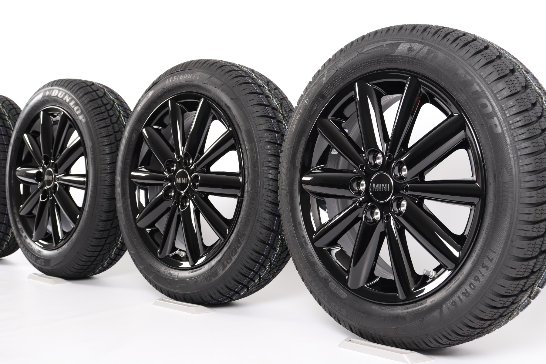 MINI Winterkompletträder F56 F55 F57 16 Zoll Styling Radial Spoke 508 Dunlop SP Winter Sport 3D