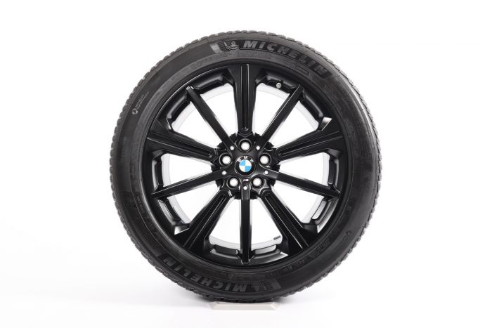 BMW Winterkompletträder X5 G05 X6 G06 20 Zoll Styling 748 M Stern 