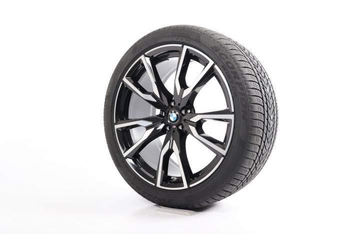 BMW Winterkompletträder X7 G07 22 Zoll Styling 755 V-Speiche