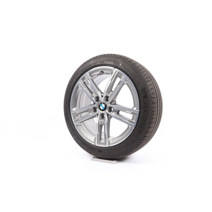 BMW Sommerkomplettrader 1er F40 2er F44 17 Zoll Styling 550 M Dop