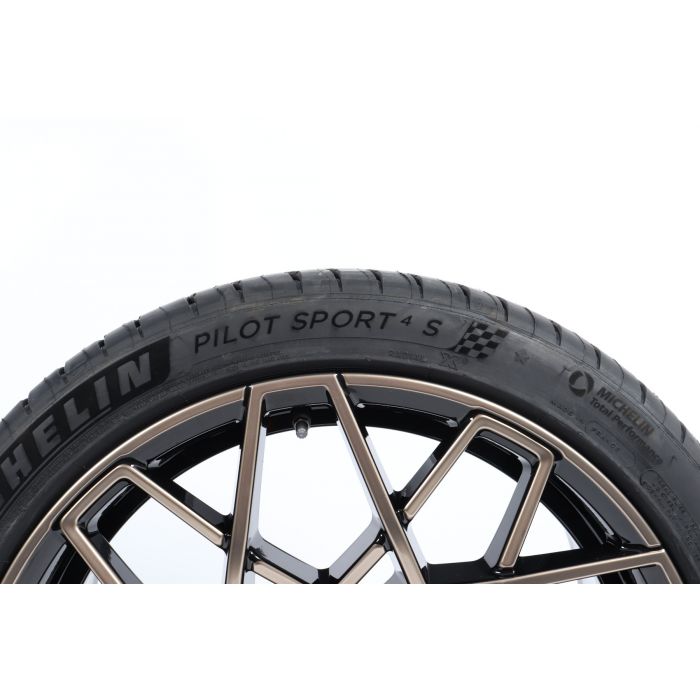 BMW Sommerkompletträder M8 F91 F92 F93 20 Zoll Styling 813 M  