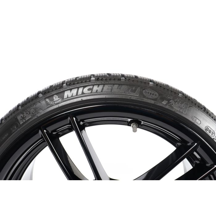 BMW Winterkompletträder M2 F87 19 Zoll Styling 641 M Doppelspeich
