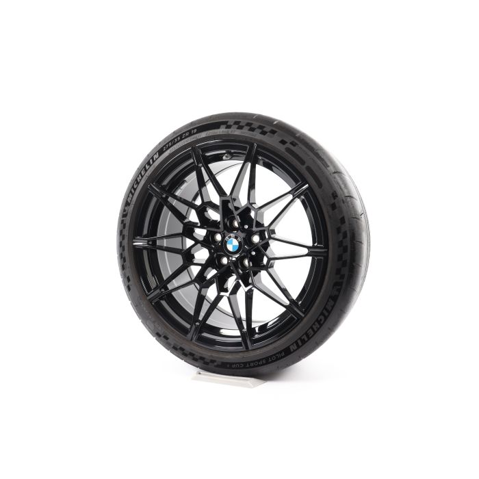 BMW Sommerkompletträder M2 G87 M3 G80 M4 G82 G83 Styling 826 M Do 
