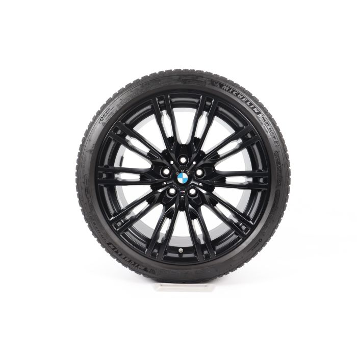 BMW Winterkompletträder M2 G87 M3 G80 M4 G82 G83 19 Zoll Styling