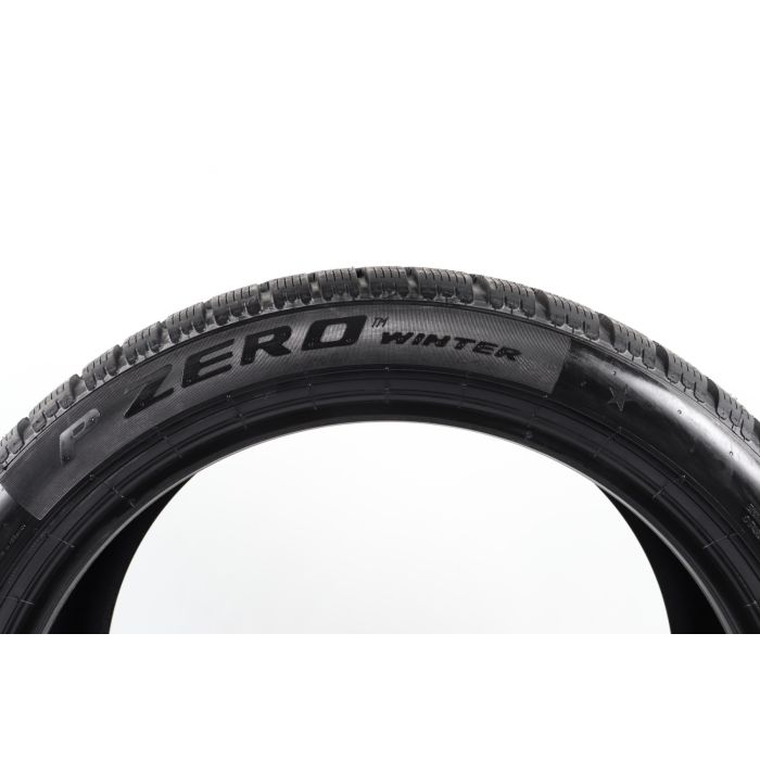 2x Pirelli Winterreifen P Zero Winter 255/40 R19 100V BMW* Volles Profil  DOT21
