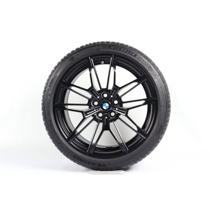 BMW Velgen met Winterbanden M2 G87 M3 G80 M4 G82 G83 19 Inch 20 Inch Styling 825 M Doppelspeiche