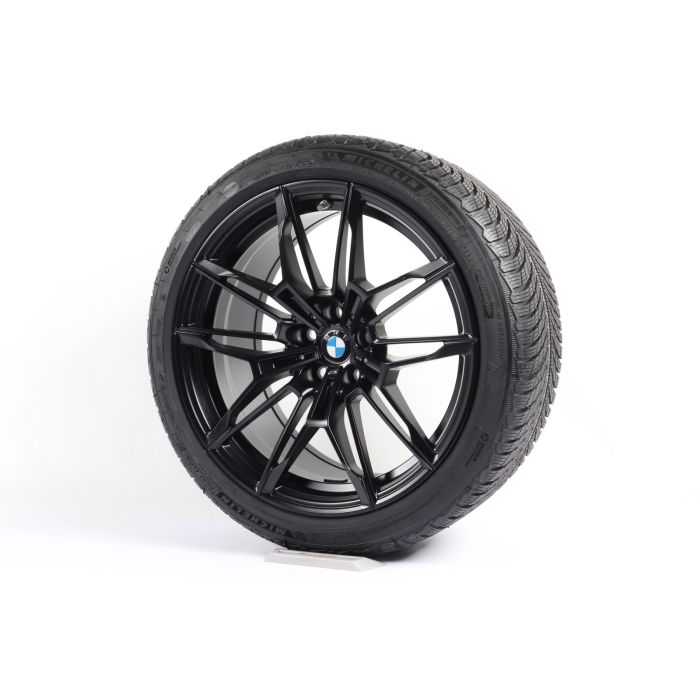BMW Velgen met Winterbanden M2 G87 M3 G80 M4 G82 G83 19 Inch 20 Inch Styling 825 M Doppelspeiche