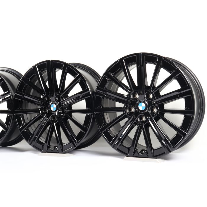 4x BMW Velgen X1 U11 2 Serie U06 iX1 U11 X2 U10 iX2 U10 U25 17 Inch Styling 833 V-spaak main product photo