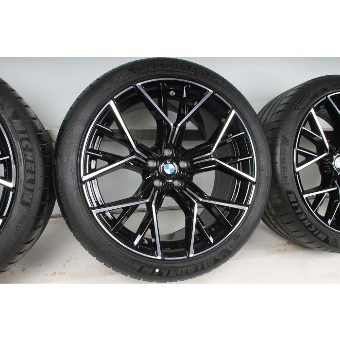 BMW Sommerkompletträder M8 F91 F92 20 Zoll 811 M Sternspeiche RDC 
