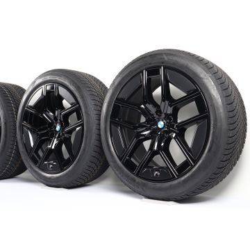 BMW Velgen met Winterbanden 7 Serie G70 i7 G70 X3 G45 20 Inch Styling 907 M V-Speiche