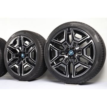 BMW Velgen met Winterbanden iX i20 22 Inch Styling 1025 M Aerodynamik